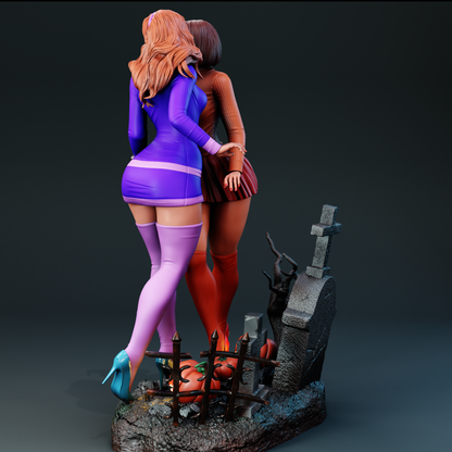 Daphne And Velma Statue