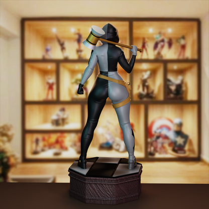 Harley Quinn (White Knight) Statue