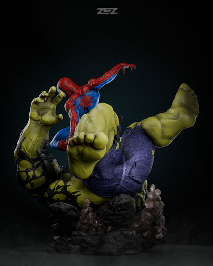 Spiderman VS Hulk Statue 3D-Printed Kit