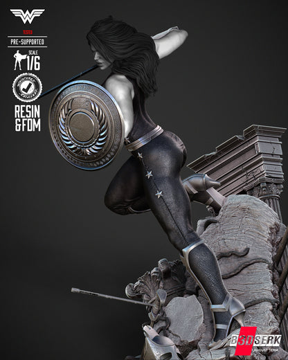 Wonder Girl Statue