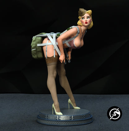 WW2 Pin-up Statue