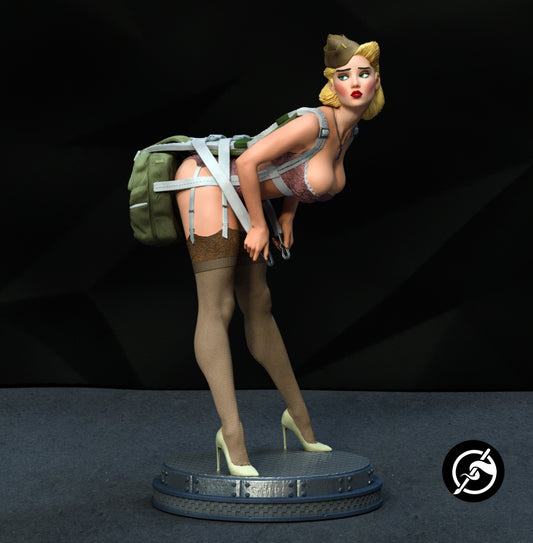 WW2 Pin-up Statue