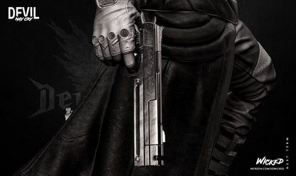 Dante (Devil May Cry) Statue