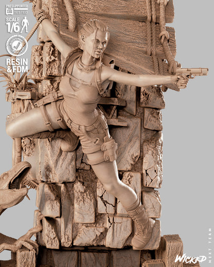 Lara Croft Statue