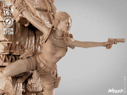 Lara Croft Statue
