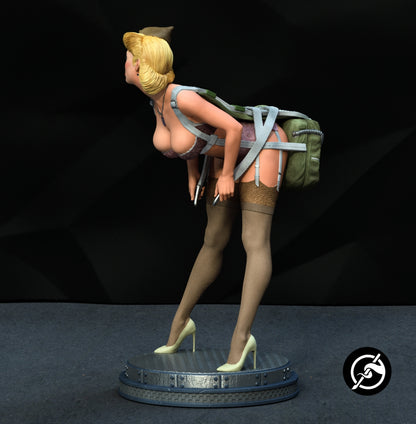 WW2 Pin-up Statue