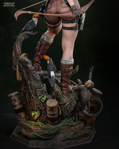 Lara Croft Statue