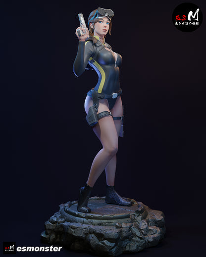 Lara Croft (Dive Suit) Statue