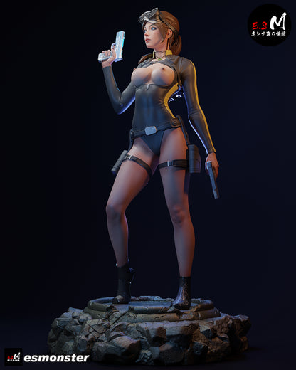 Lara Croft (Dive Suit) Statue