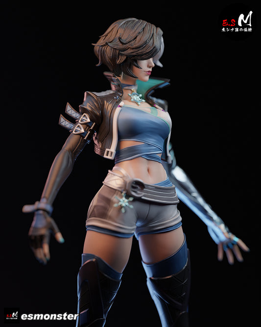 Luna Snow Statue