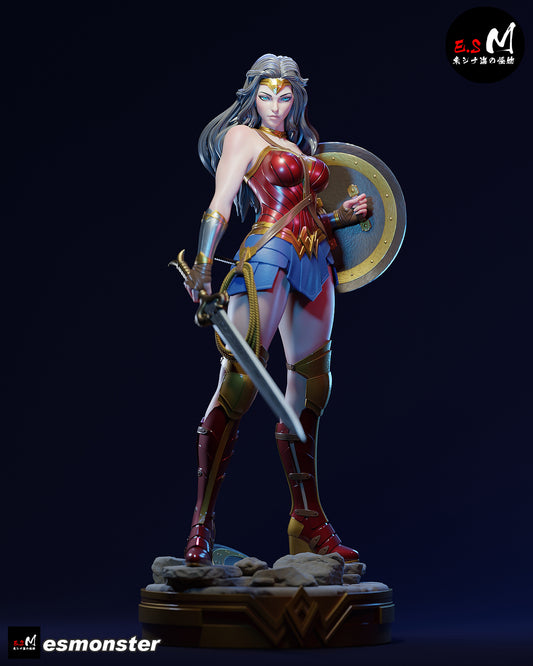 Wonder Woman Statue