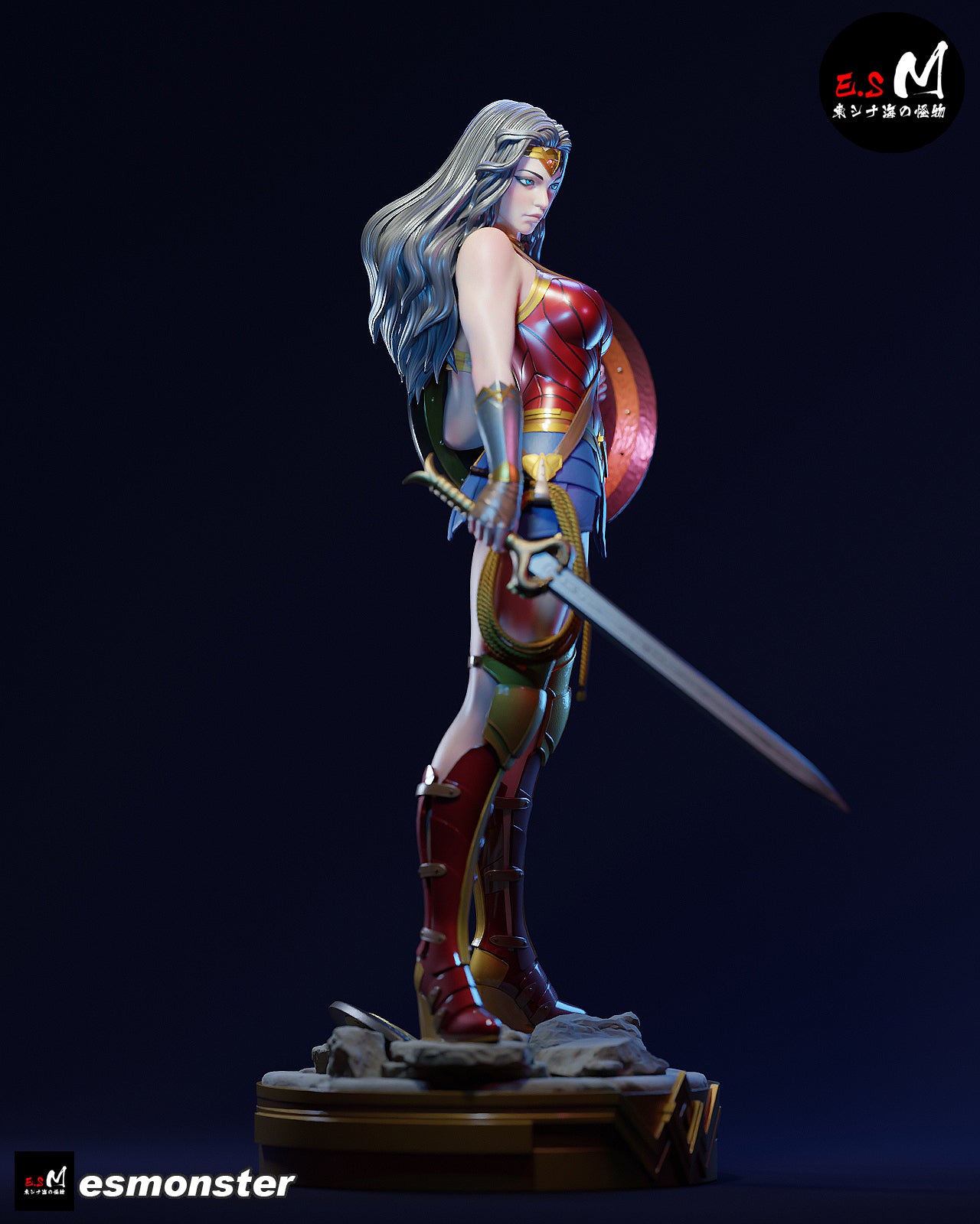 Wonder Woman Statue