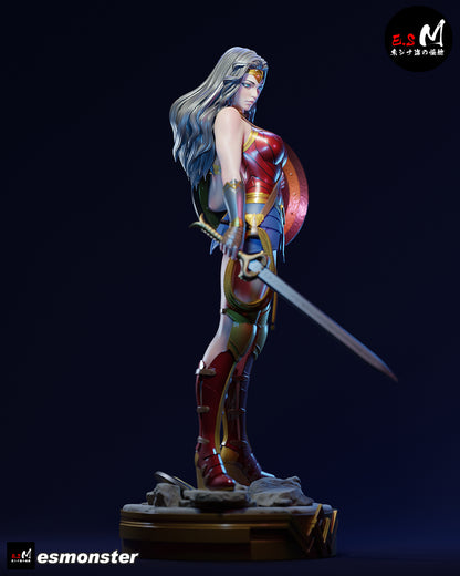 Wonder Woman Statue