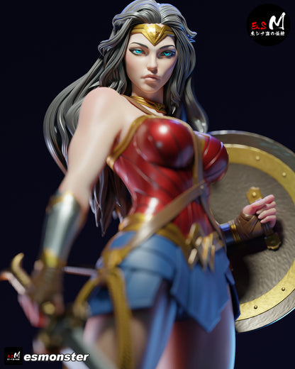 Wonder Woman Statue