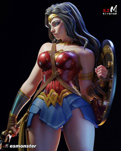 Wonder Woman Statue