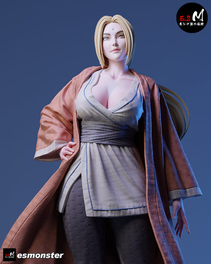 Tsunade Statue