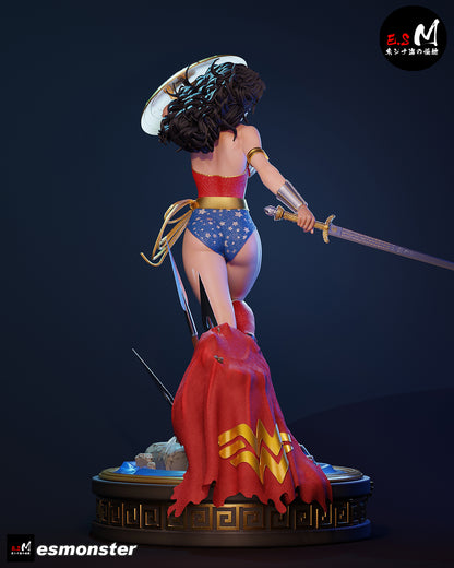 Wonder Woman Statue
