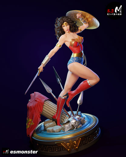 Wonder Woman Statue