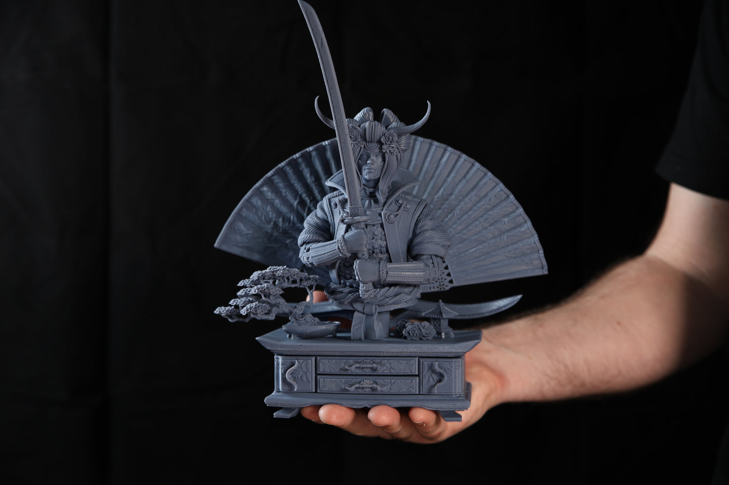 Himiko - Premium Bust And Jewerly Box