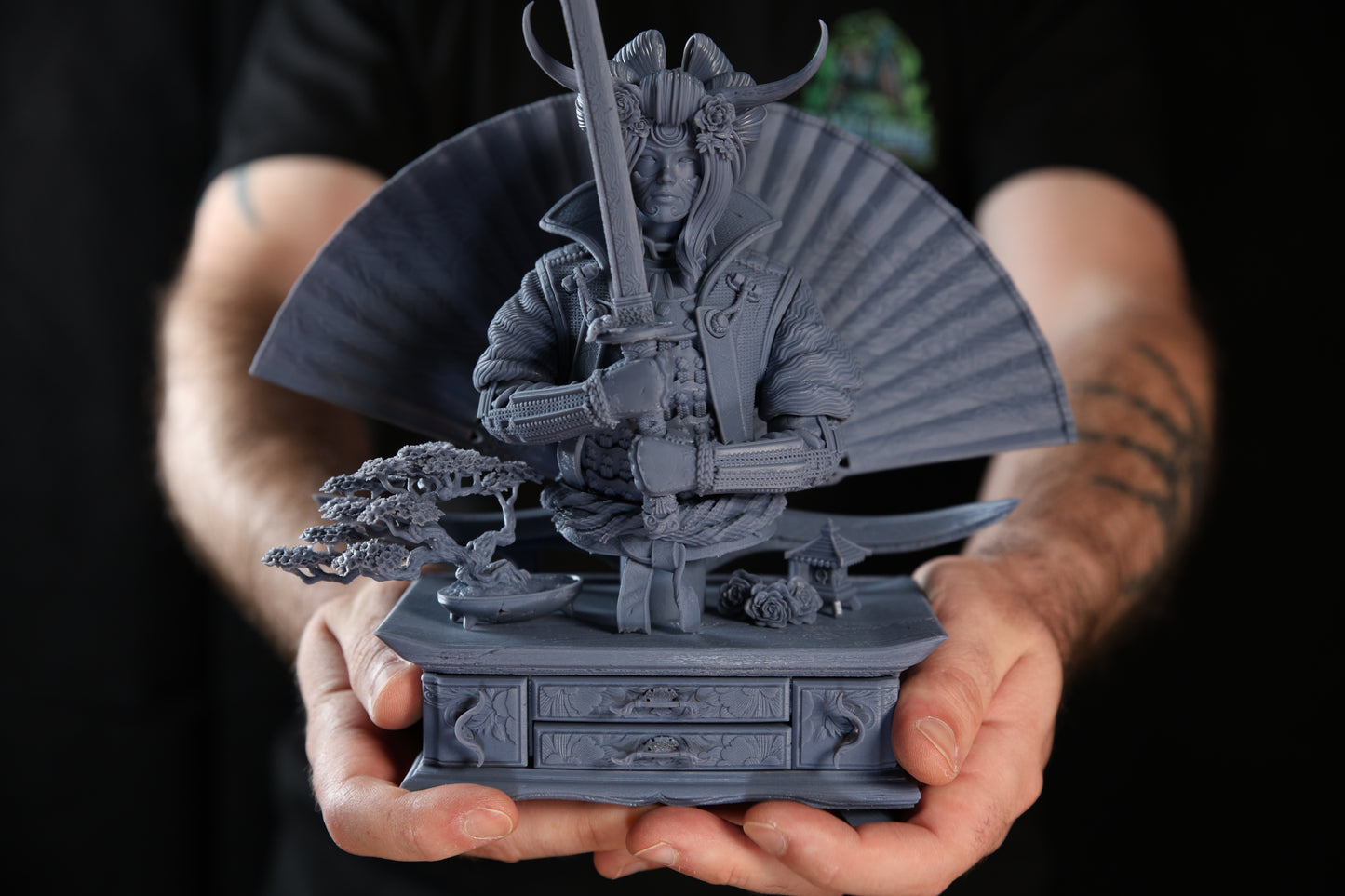 Himiko - Premium Bust And Jewerly Box